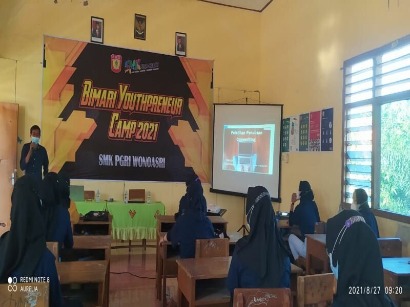 Ikuti Bimari Youthpreneur 2021, 40 Siswa SMK PGRI Wonoasri Dilatih Jadi Pengusaha Muda - Vimarsana News