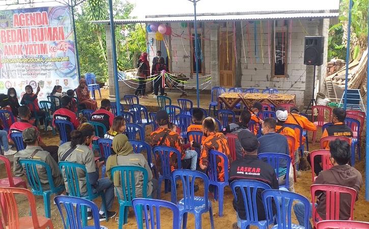 Inspiratif! Lintas Komunitas di Boyolali Bedah Rumah Janda Penjual Cilok