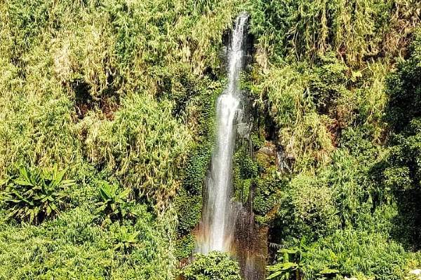 Bikin Penasaran! Wisata Curug Sirawe Batang Tawarkan Pesona Aliran Air Panas dan Dingin Terjun Bersama