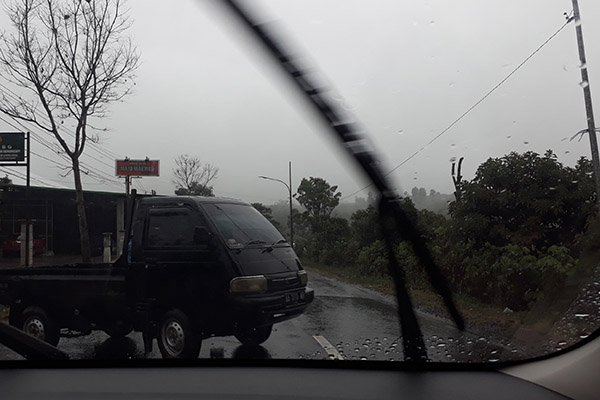 Bersihkan Jamur Kaca Mobil, Cara Ini Bisa Anda Lakukan di Rumah