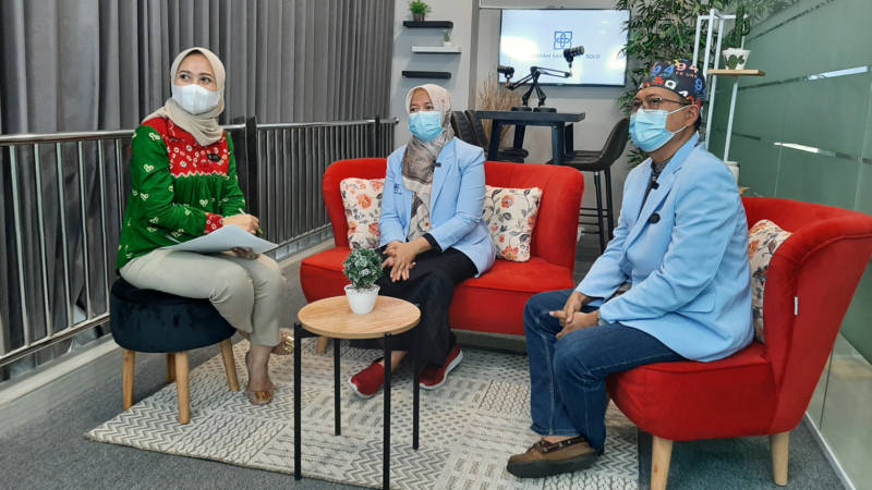 Situasi talkshow live kesehatan dengan tema Kenapa Assesment Pendengaran Bayi dan Anak Penting gelaran RS JIH Solo, Jumat (24/9/2021) siang. (Solopos/Kurniawan)