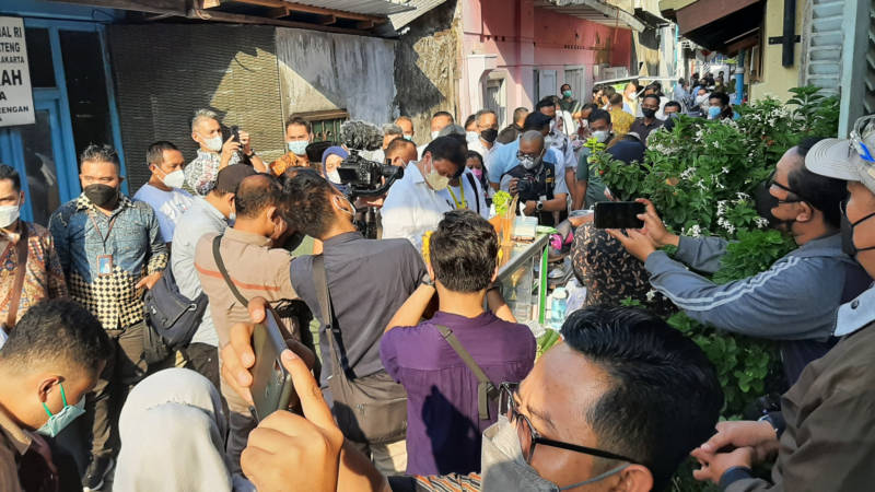 Blusukan Gang Sempit Solo Temui UMKM, Airlangga Hartarto Didoakan Jadi Presiden