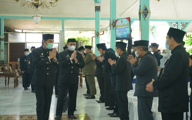 Bupati dan Wakil Bupati Madiun, Ahmad Dawami Ragil Saputro dan Hari Wuryanto. (Istimewa/Pemkab Madiun)