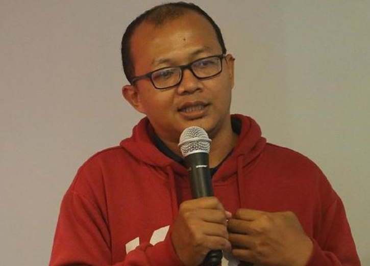 Emerson Yuntho Keluhkan Pungli di Samsat, Mahfud Md: Konkret Saja, Sebut!