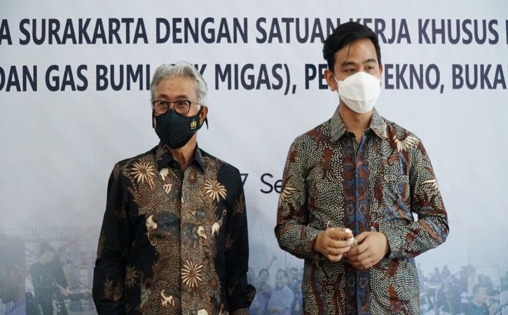 Kepala SKK Migas, Dwi Soetjipto (kiri), dan Wali Kota Solo, Gibran Rakabuming Raka (Istimewa)