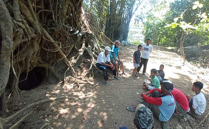 Penampakan gua kuno yang jadi petilasan Pangeran Mangkubumi di Dukuh Gebangkota, Desa Gebang, Masaran, Sragen, Minggu (19/9/2021).(Moh. Khodiq Duhri/Solopos)