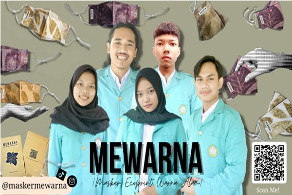Mahasiswa Fakultas Pertanian Universitas Sebelas Maret (FP UNS) Solo membuat MEWARNA, produk masker kain ecoprint dengan pewarna alam. (Istimewa/FP UNS)