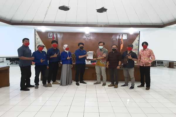 Jajaran pengurus DPW Prima Jateng bersilaturahmi dengan KPU Jateng di Semarang, Selasa (28/9/2021). (Istimewa)