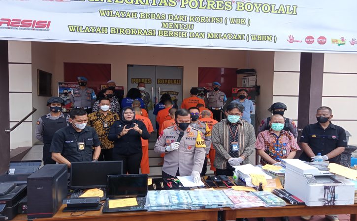 Polres Boyolali dan Bank Indonesia menyampaikan pengungkapan kasus pembuatan dan pengedaran upal, di Mapolres Boyolali, Jumat (24/9/2021). (Solopos-Bayu Jatmiko Adi)