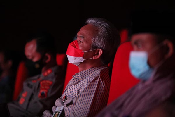 Ganjar Pranowo Nonton Bareng Film “The Mentors” di Solo Baru