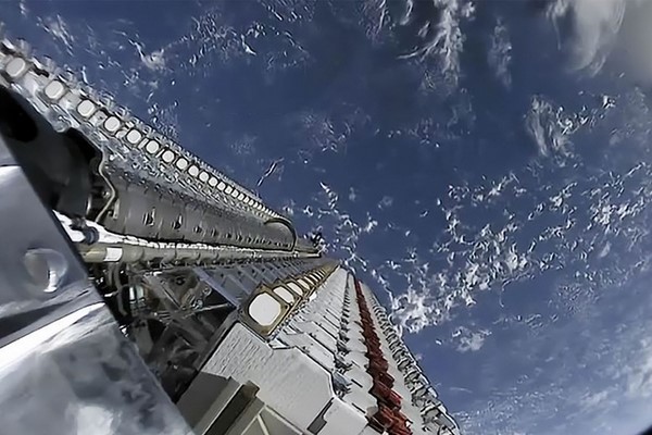 Tanda-Tanda Satelit Punya Elon Musk Bakal Ngorbit di Indonesia