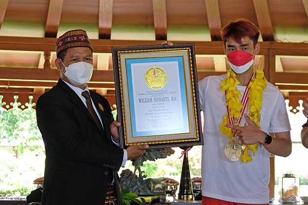 Lari Keliling Borobudur 30 Putaran, Pecahkan Rekor Dunia Solo Marathon