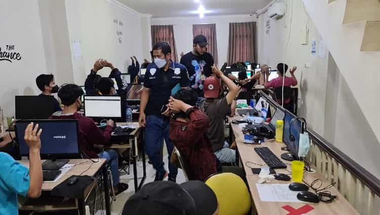 56 Karyawan Pinjol yang Digerebek Polisi di Jakbar, Marketing dan DC?
