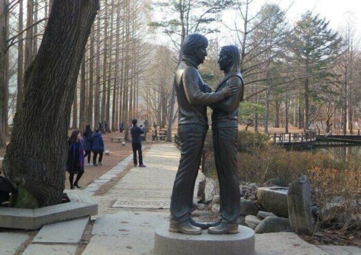 Kepopuleran Winter Sonata meningkatkan kunjungan wisatawan ke Pulau Nami. (Detik)