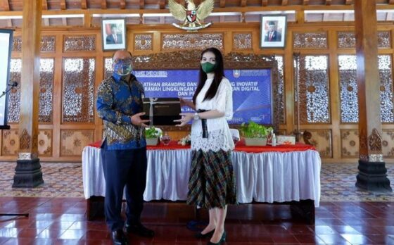 Penampilan Selvi Ananda dalam sebuah acara bersama Bank Indonesia (BI) Slo. (Istimewa-dok BI Solo)