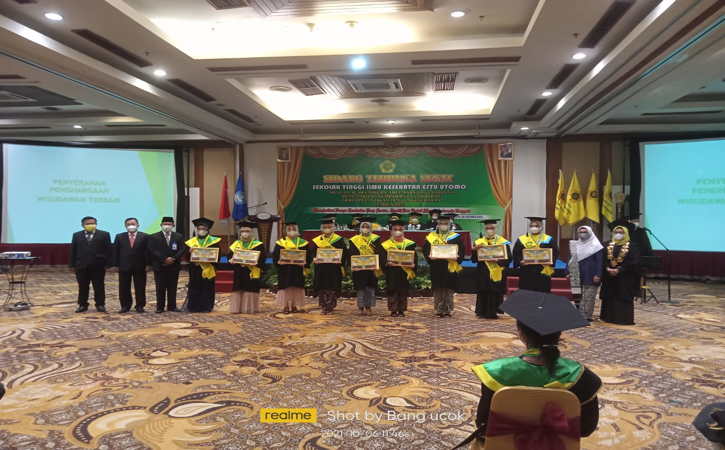 Stikes Estu Utomo Boyolali melaksanakan wisuda 132 mahasiswa di Hallroom Lorin Hotel, Karanganyar, Rabu (6/10/2021) dengan protokol kesehatan. (Istimewa)