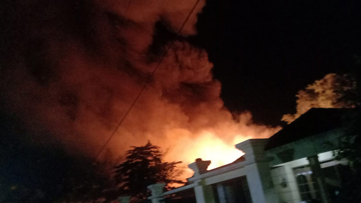 Kondisi lahan penyimpanan rosok plastik di Dusun Ngranggan RT 003/ RW 005, Menuran, Baki, Sukoharjo yang terbakar Jumat (26/11/2021) dini hari. (Istimewa)
