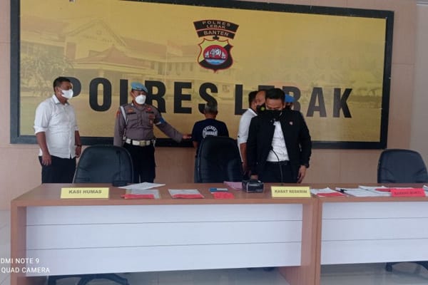 Mantan Kepala Desa Pasindangan, Kecamatan Cileles, Kabupaten Lebak, Provinsi Banten ditetapkan tersangka kasus tindak pidana korupsi (tipikor) dana bantuan langsung tunai (BLT) Covid-19 sebesar Rp92 juta. ANTARA