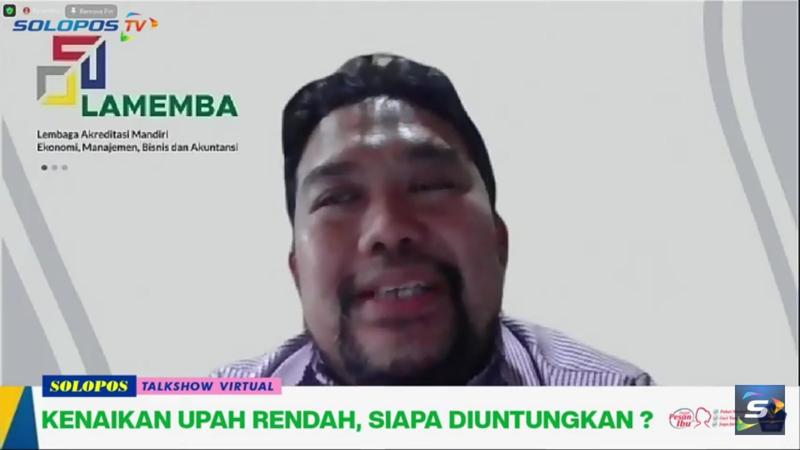 Pakar pengupahan, Bhimo Rizky Samudro, saat berbicara dalam talkshow virtual Kenaikan Upah Rendah, Siapa Diuntungkan? yang digelar Solopos Media Group, Selasa (30/11/2021). (Youtube Solopos TV)