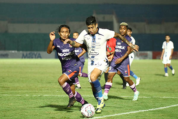 Hasil Liga 1: Jonathan Cetak Brace, PSIS Taklukkan Persita 3-2