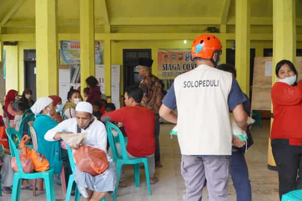 SOLOPEDULI Terjunkan 10 Personel Bantu Korban Erupsi Semeru