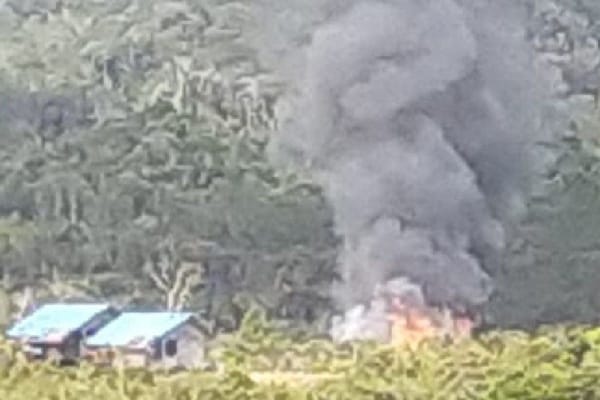 Menggila, KKB Papua Bakar Sekolah di Pegunungan Bintang