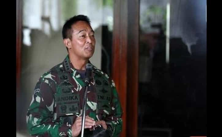 Panglima TNI Jenderal TNI Andika Perkasa menyampaikan keterangan di Kompleks Parlemen, Jakarta, Senin (8/11/2021). (Liputan6.com)