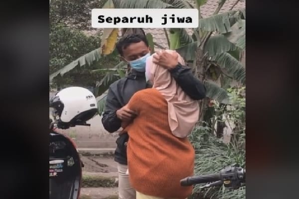 Pasutri Korban Semeru Bertemu setelah 24 Jam Terpisah Tanpa Komunikasi