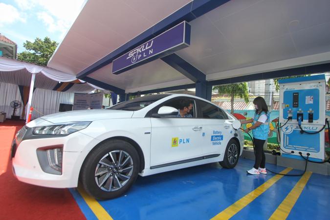 Ada 15 Unit Mobil Listrik di Solo, PLN Buka Stasiun Pengisi Daya