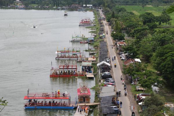 Naik Perahu, Speed Boat, & Skuter Listrik Rawa Jombor, Segini Tarifnya