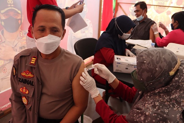 Polres dan BIN Gelar Vaksinasi di Grobogan, Tapi Beda Sasaran
