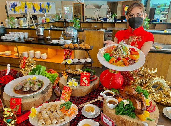 Imlek di The Sunan Hotel Solo, Ada Jamuan Makan Malam Spesial Plus Barongsai