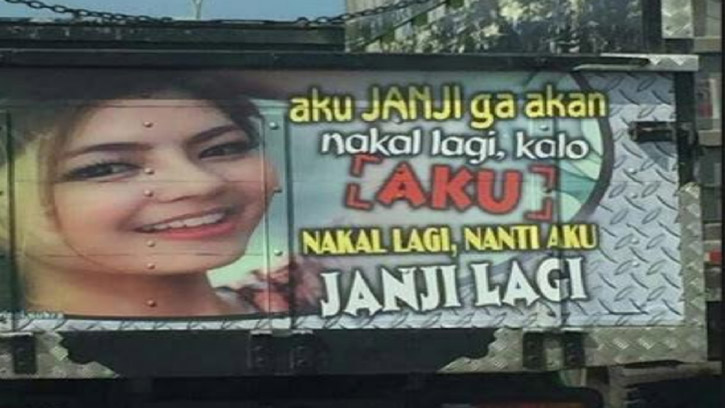 Gambar perempuan dan kalimat menggelitik di belakang bak truk (Istimewa/Asih Prihandini-Ahmad Fauzan)