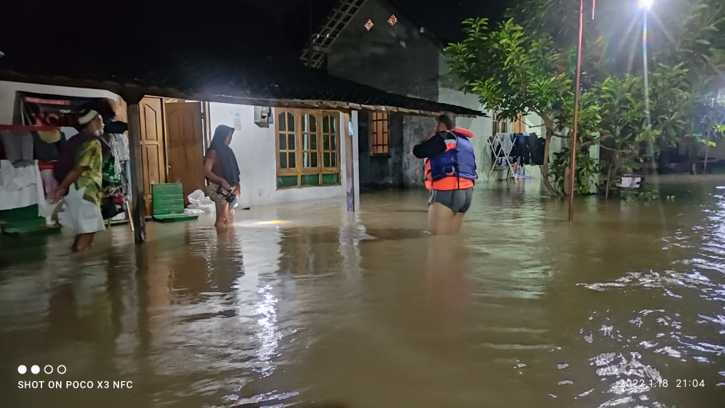 Sragen Diterjang Banjir, Seratusan Rumah Tergenang dan 5 Pohon Tumbang