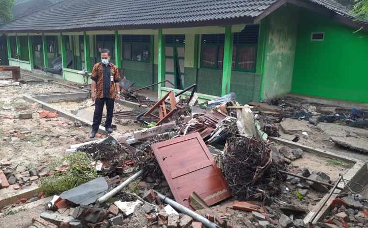 Dampak banjir di SMAN 1 Kemusu Boyolali yang terjadi pada Kamis (27/1/2022). (Istimewa)