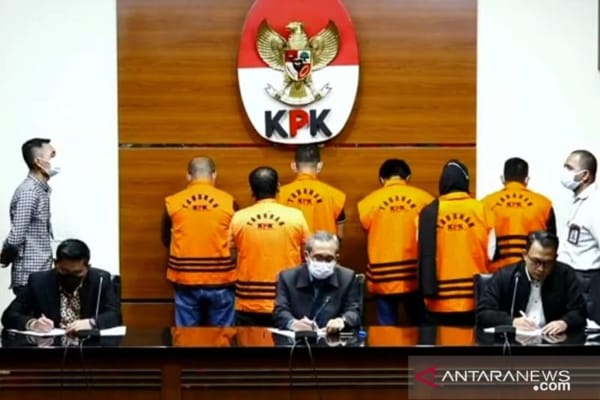 Lolos dari OTT KPK, Bupati Langkat Serahkan Diri ke Polres