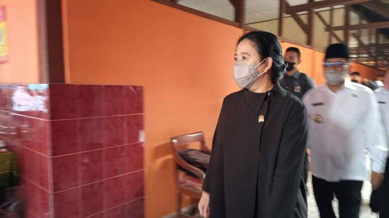 Pantau Vaksinasi Anak di Boyolali, Puan Bagikan Buku & Kaus Mbak Puan