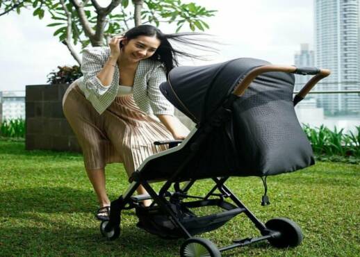 Anya Geraldine unggah foto kereta bayi