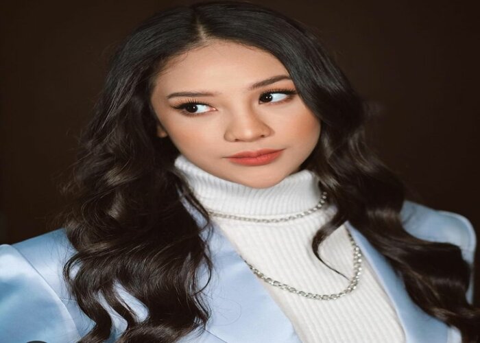 Anya Geraldine Unggah Foto Kereta Bayi, Warganet: Lydia Punya Anak?