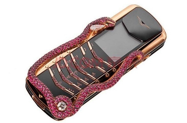 Vertu Signature Cobra. 