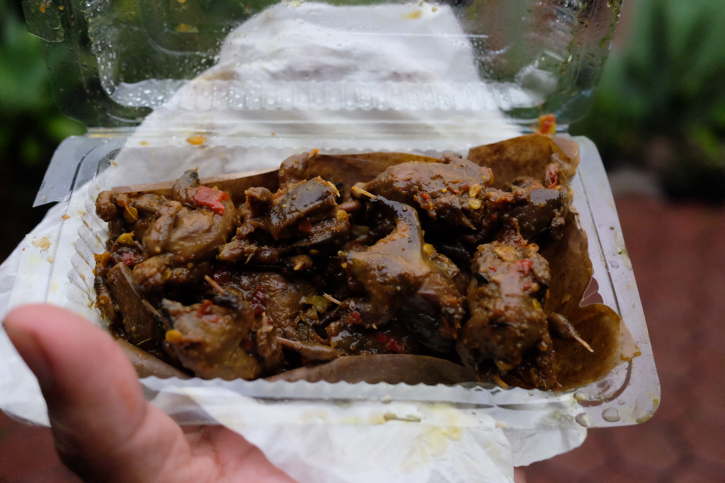 Pemuda Karanganyar Ini Jual Olahan Daging Burung Pipit, Mau Coba?