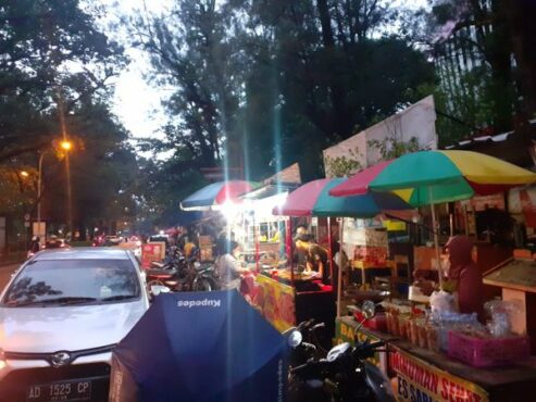 berburu pasar takjil solo