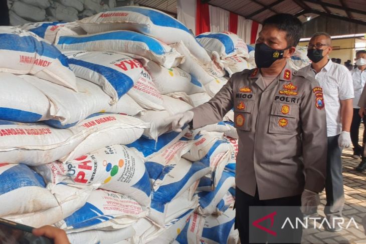 Sita 279 Ton Pupuk Bersubsidi Ilegal, Polda Jatim Tangkap 24 Orang