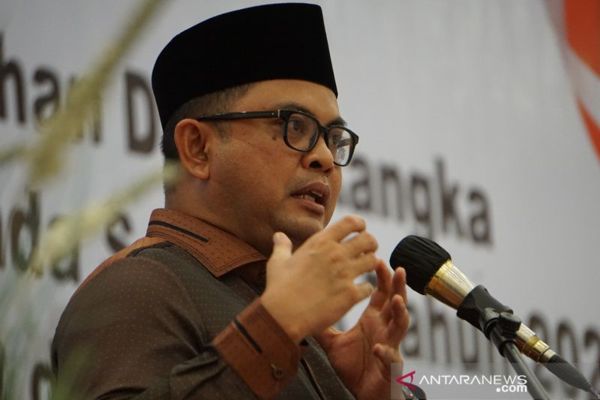 Komisioner Komisi Pemilihan Umum (KPU) Viryan Aziz saat memberikan penguatan dan pengarahan pelaksanaan Pilkada Serentak 2020 di Gorontalo, beberapa waktu lalu. (ANTARA/Debby Mano)