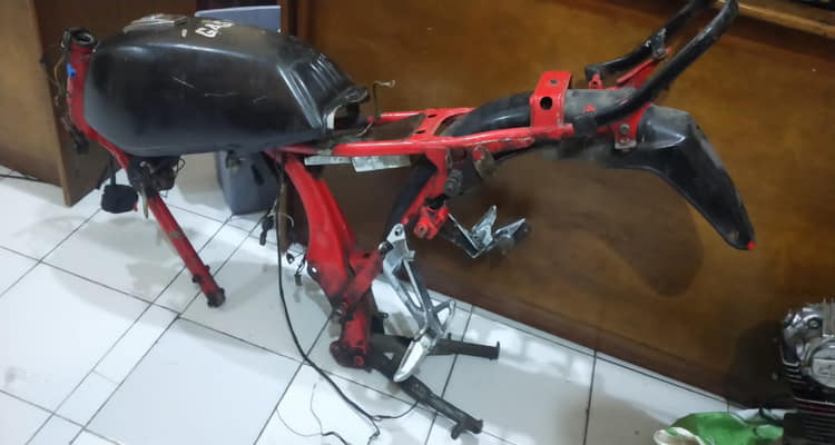 Barang bukti hasil pencurian kendaraan bermotor yang telah dibongkar pelaku asal Banmati, Sukoharjo. (Istimewa-Polres Sukoharjo)