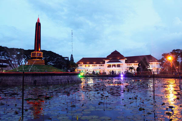 Tugu Malang merupakan salah satu ikon Kota Malang, Jawa Timur (Jatim). (id.wikipedia.org)