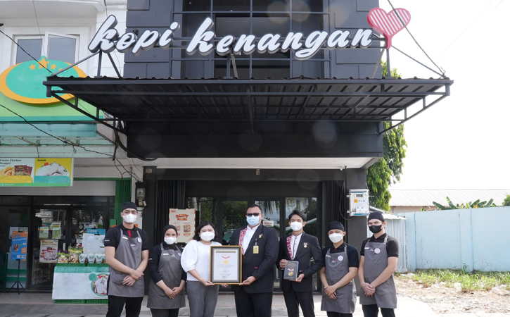 Buka 26 Outlet Sekaligus dalam Sepekan, Kopi Kenangan Raih Rekor Muri