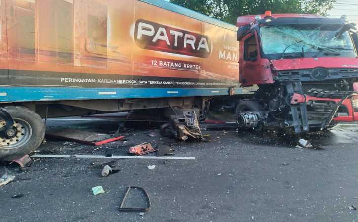 Kondiri truk yang terlibat kecelakaan di Jl. Raya Solo-Semarang, tepatnya di timur SPBU Teras, Kabupaten Boyolali, pada Selasa (17/5/2022). (Istimewa/Iwan)