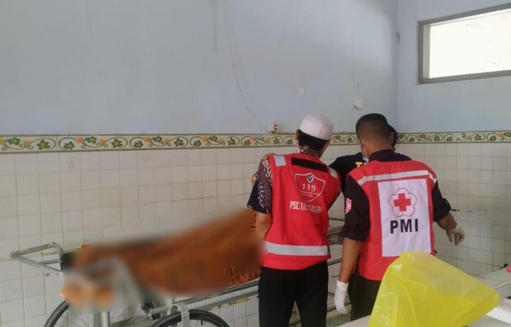 Korban kecelakaan lalu lintas di Instalasi Forensik RSUD dr. Soehadi Prijonegoro Sragen , Jumat (27/5/2022). (Istimewa/PMI Sragen)
