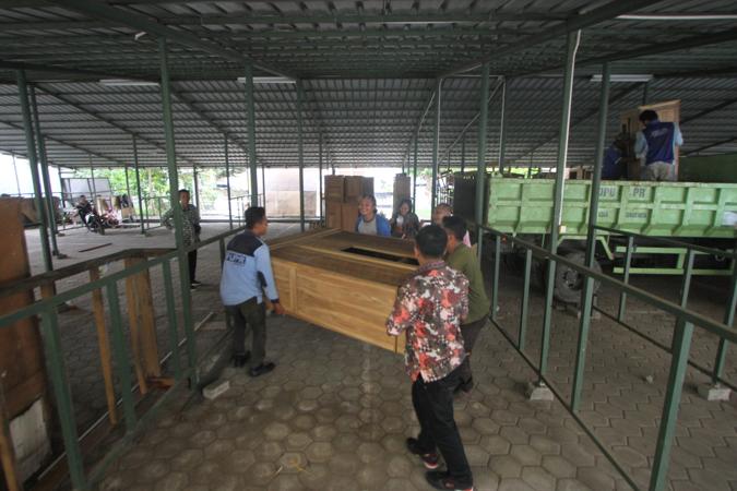Pindah Ke Kios Darurat, Pedagang Pasar Mebel Solo Ngeluh Terlalu Sempit